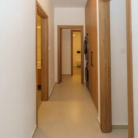 Kalamon Luxury 105 W Pool & Gym