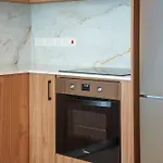 Kalamon Luxury 105 W Pool & Gym Apartment