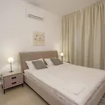 Kalamon Luxury 105 W Pool & Gym شقة Livadhia