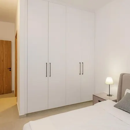 Kalamon Luxury 105 With Pool And Gym アパート