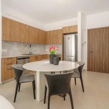 Kalamon Luxury 105 W Pool & Gym Apartman *