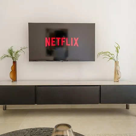 Kalamon Luxury 105 W Pool & Gym アパート *