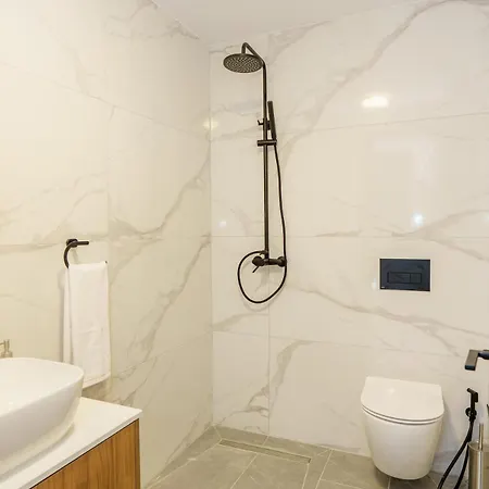 Kalamon Luxury 105 W Pool & Gym *