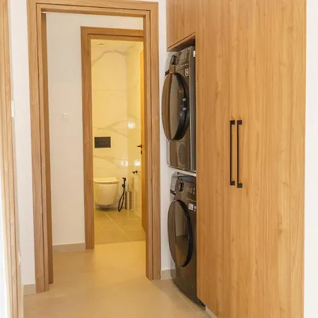 Kalamon Luxury 105 W Pool & Gym *