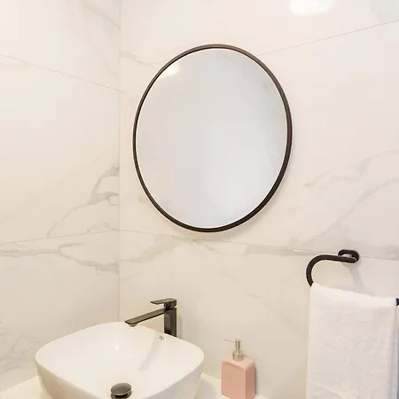 Kalamon Luxury 105 W Pool & Gym