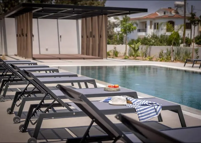 Kalamon Luxury 105 W Pool & Gym Livadhia