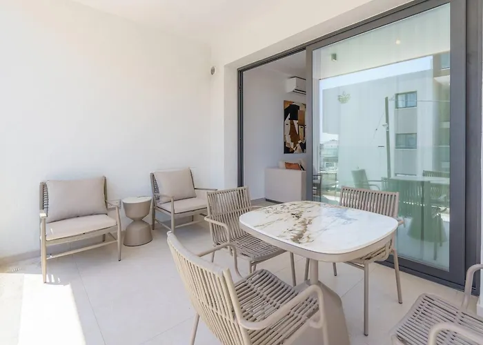 Kalamon Luxury 105 W Pool & Gym