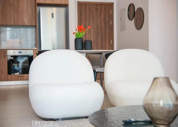 Kalamon Luxury 105 W Pool & Gym Daire *