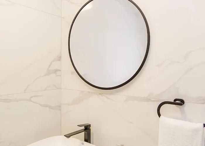 Kalamon Luxury 105 W Pool & Gym