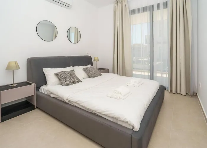 Daire Kalamon Luxury 105 W Pool & Gym