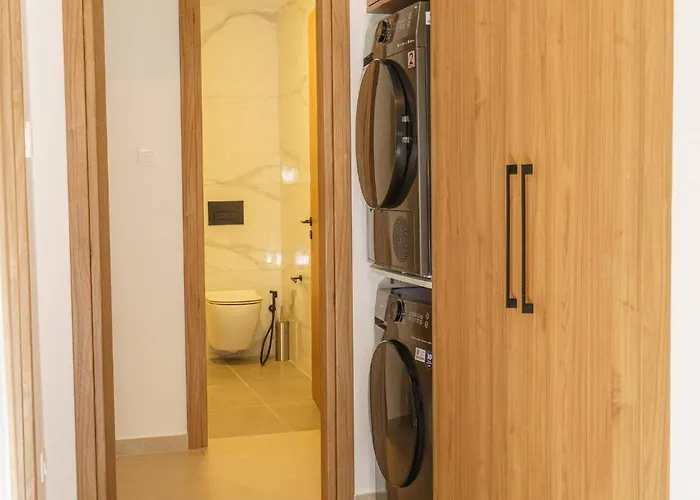 Daire Kalamon Luxury 105 W Pool & Gym